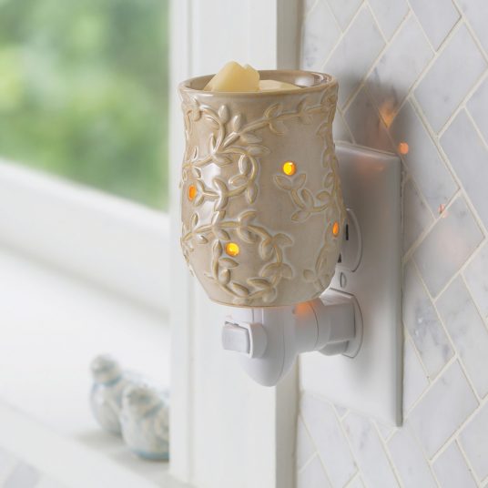 Wall store candle warmer